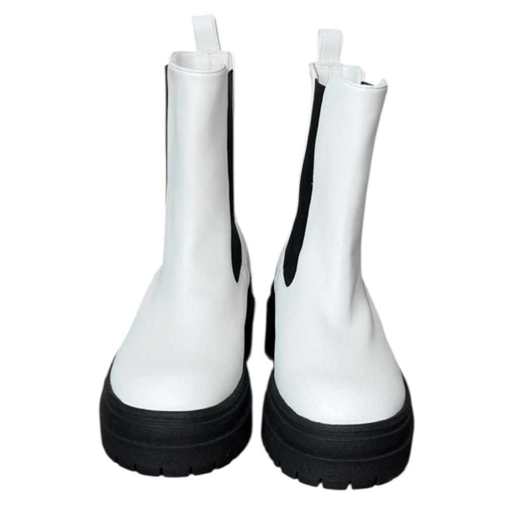 Good American Chelsea White and Black Chunky Lug Platform Boots Size 5 - Picture 3 of 13